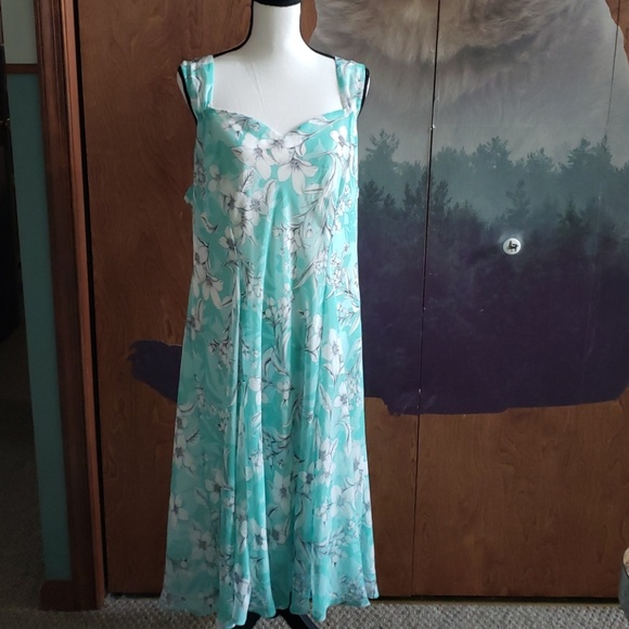 dressbarn Dresses & Skirts - Dressbarn sundress